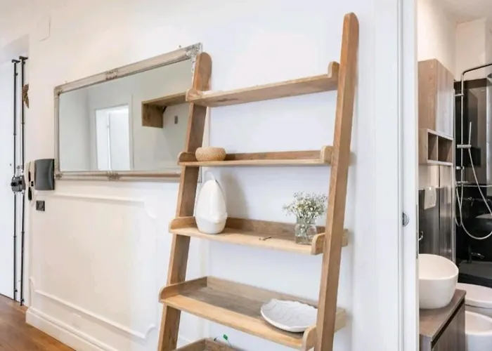 Whale Song - With Private Parking Apartament *
