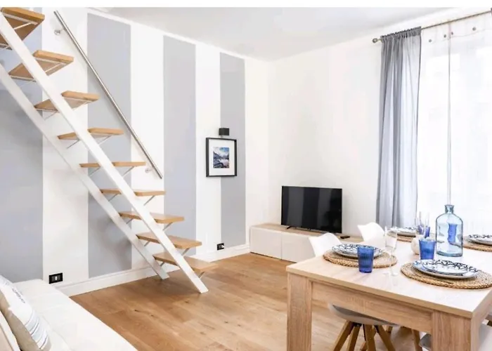 Whale Song - With Private Parking Apartament *
