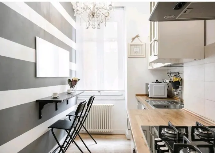 Whale Song - With Private Parking Apartament