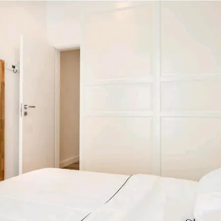 Apartman Whale Song - With Private Parking La Spezia